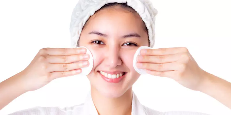 Cara Membersihkan Make Up Yang Benar Agar Kulit Sehat