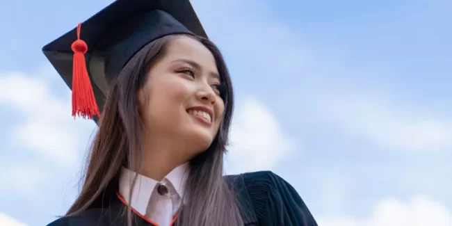 Tips Make Up Wisuda Natural Dan Tahan Lama