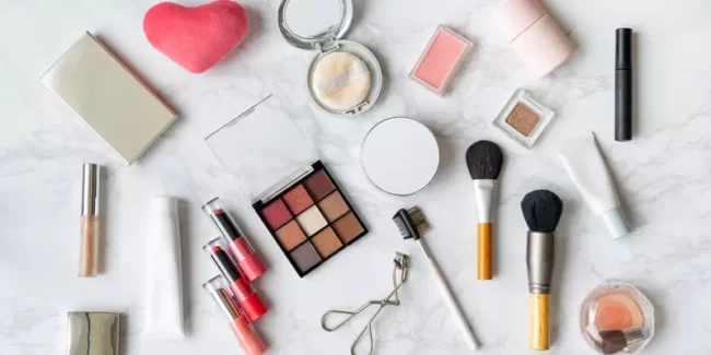 Berbagai Alat Make Up Dasar Yang Wajib Diketahui Pemula