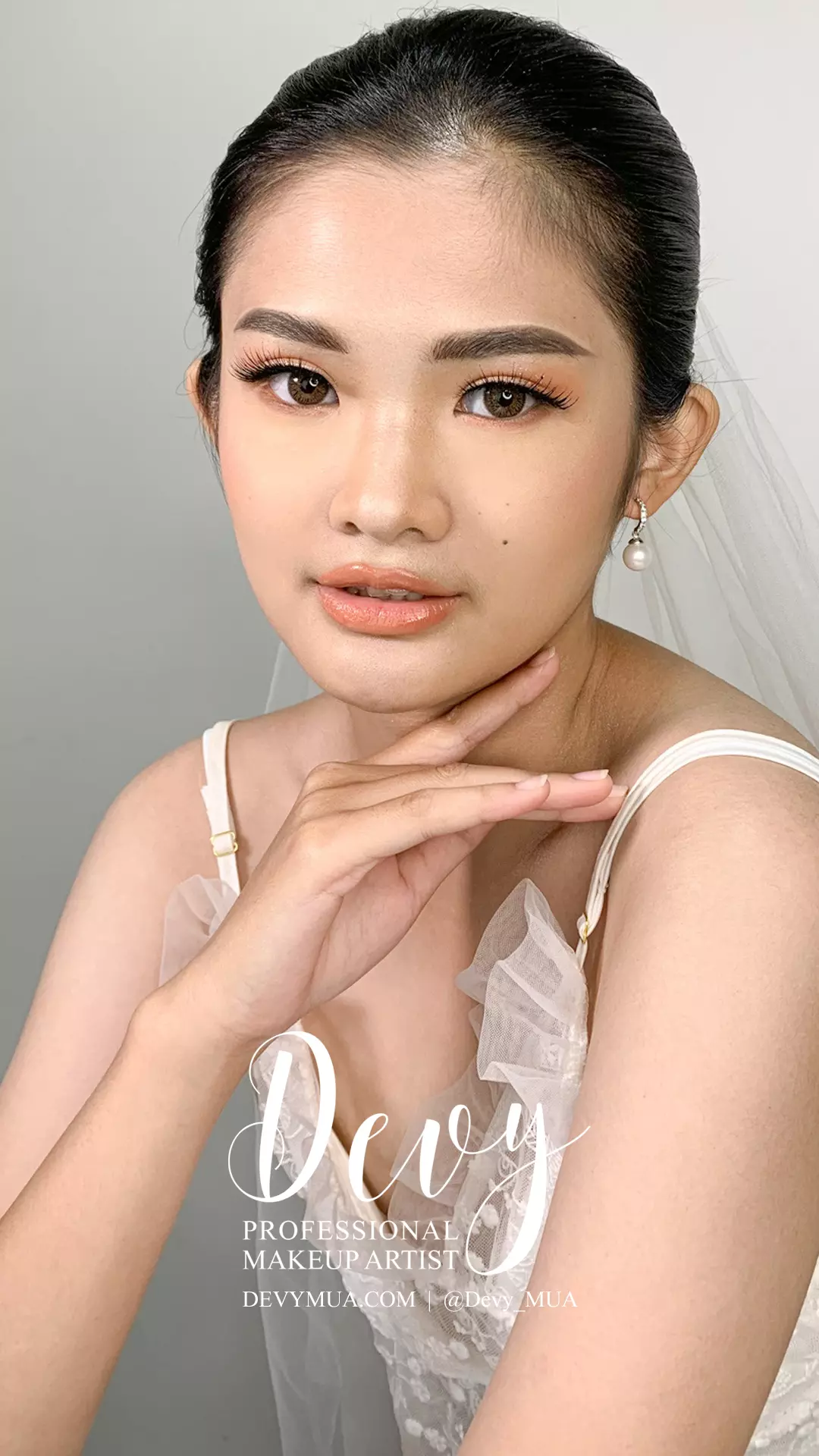 MUA Jakarta Makeup Artist Wisuda Devy MUA