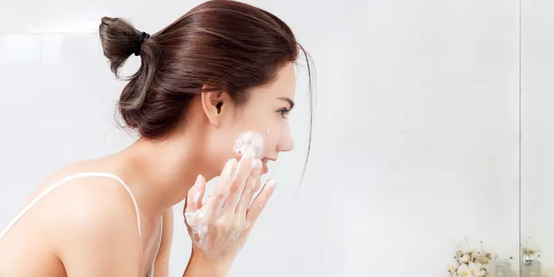 Tips Perawatan Kulit Wajah Setelah Menggunakan Make Up