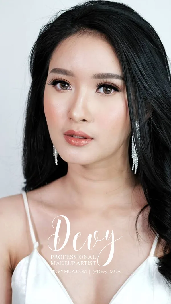 Soft Glam Makeup Dengan Finishing Flawless oleh Jasa MUA Jakarta Selatan
